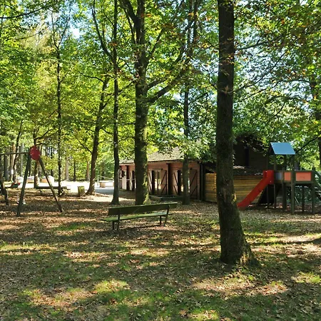 Village De D'oignies 假日公园
